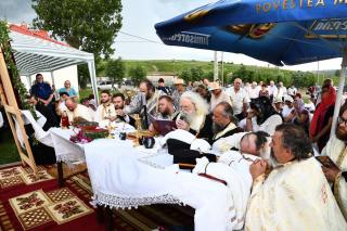 Binecuvântare arhierească în Parohia Ipatele