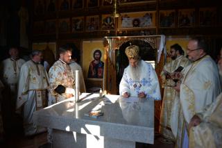 Biserica din Rediu – Ruginoasa a fost sfințită de Mitropolitul Moldovei și Bucovinei