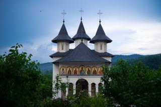 (Video) „Floarea duhovnicească a Moldovei, prăznuită la Mănăstirea Sihastria”