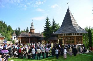 (Video) Sărbătoarea Schimbării la Față a Domnului - hram la Mănăstirea Sihla (Neamț)