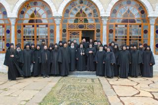 Lumea monahală văzută prin ochii unui avocat