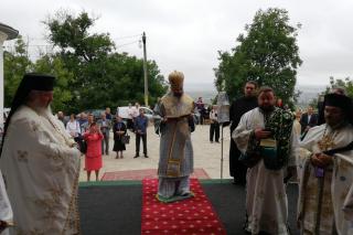Mănăstirea Piatra Sfântă din județul Iași, în haine de sărbătoare: PS Antonie a slujit Sfânta Liturghie