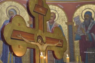 La umbra Crucii Tale…