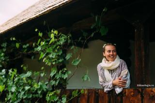 „Femeia ţine casa”