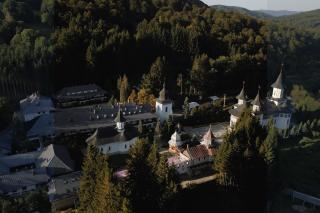 (Video) 10 lucruri despre Mănăstirea Sihăstria