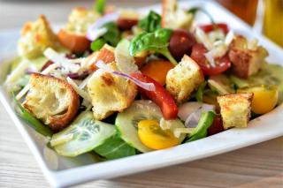 Salată rapidă cu rucola și spanac