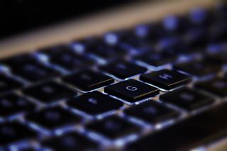 Neurobiologia dependențelor comportamentale de tehnologie și abstinența digitală