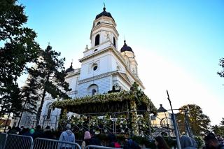 Pelerini la rândul răbdării, în cinstea sfinţilor