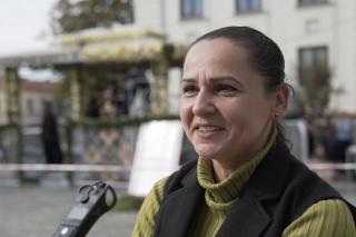 (Video) „Când toată lumea e fericită, înseamnă că acea îmbinare de culori și de flori îi place Sfintei Parascheva”