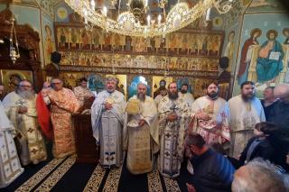 Schitul Pocrov din judeţul Neamţ, în haine de sărbătoare