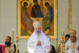 „Vă mulțumim pentru această lecție de teologie, pe care dumneavoastră pelerinii, ne-o acordați tuturor” – IPS Teofan