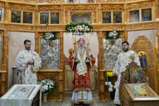 Părintele Mitropolit Teofan a slujit la Parohia Nicoriță din Iași: „Să vă îmbrăcați în veșmântul dragostei, veșmântul desăvârșirii!”