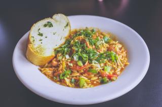 Orzo cu roșii și carne de vită