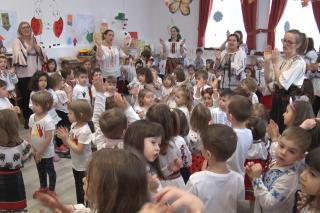(Video) „Săptămâna Românească” la Grădinița „Varlaam Mitropolitul”