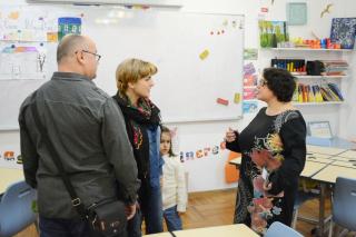 Părinți și copii în vizită la Școala „Varlaam Mitropolitul” din Iași