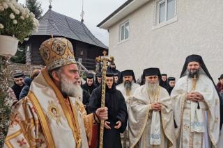 Liturghii arhiereşti la Ciolpani şi la Roman