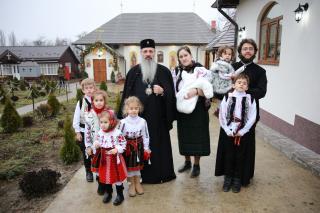 IPS Mitropolit Teofan a săvârșit Taina Botezului pentru pruncii Filoteia Smeu și Nectarie Bolohan
