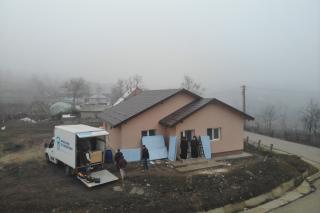 O familie nevoiașă din satul Ion Neculce se va muta într-o nouă casă