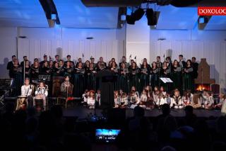 (Video) „Colindă de Anul Nou” – Corala „Universitas”