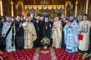 Liturghii arhierești în două eparhii ale Moldovei