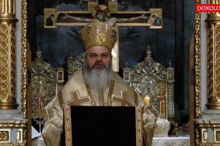(Video) „De la Sfinți Trei Ierarhi învățăm să nu ne lăsăm acaparați de funcții și de trufia lumii” – PS Ignatie