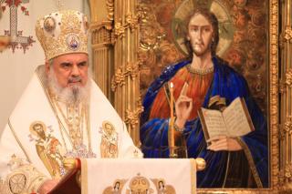 Patriarhul de Anul Nou: Să punem accent mai ales pe partea spirituală / Sf. Vasile, un om deodată duhovnicesc și practic