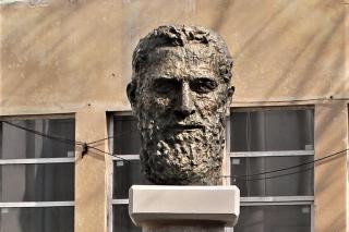 bust Constantin Brâncuși