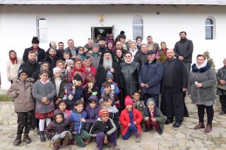 Părintele Mitropolit Teofan a slujit la Parohia Brustureț