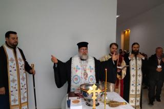 Sediul alcoolicilor anonimi din Roman, sfinţit de IPS Ioachim