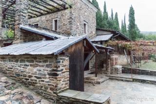 Chilia „Sfinții Doctori fără de arginți Cosma și Damian” – Vatoped, Athos