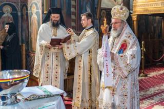 Binecuvântare arhierească la Roman de Izvorul Tămăduirii