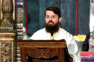 (Video) „Hristos vine astăzi, în cetatea noastră, ca să ne schimbe viața” – PS Benedict Bistrițeanul