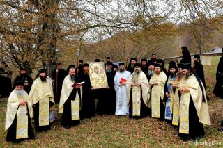 (Foto) Procesiune cu icoana Maicii Domnului la Mănăstirea Sihăstria