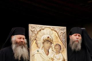 Procesiune cu Icoana Maicii Domnului de la Mănăstirea Sihăstria pentru izbăvirea de boală și secetă