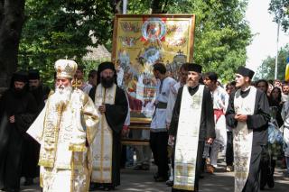 (Foto) IPS Pimen – în slujba Bisericii, pe tărâmul binecuvântat al Bucovinei