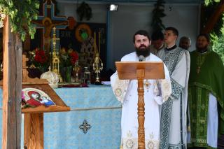 (Video) PS Benedict Bistrițeanul: Crucea, icoana dragostei lui Dumnezeu – Predică la Duminica I după Rusalii
