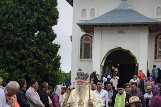 PS Calinic Botoșăneanul a slujit la hramul Mănăstirii Gorovei