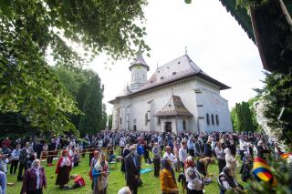 Trei ierarhi, prezenți la „hramul cel mare al Sucevei”