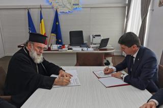 Protocol de colaborare între Arhiepiscopia Romanului şi Bacăului şi Prefectura Bacău