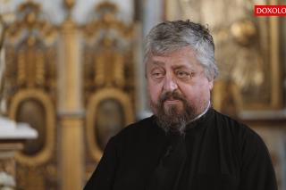 (Video) „L-am cunoscut pe părintele când a ieșit din pușcărie” – interviu cu preotul Vasile Păvăleanu despre viața și personalitatea părintelui Iustin Pârvu