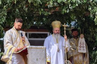 Liturghie arhierească la Mănăstirea Grăjdeni din judeţul Vaslui