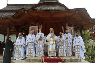 Liturghie arhierească la Mănăstirea Paltin