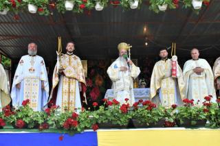 Liturghie arhierească în Parohia Cănţălăreşti