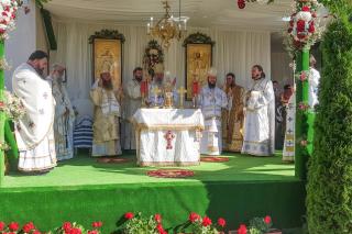 Trei ierarhi, la hramul Mănăstirii Bogdana din Rădăuți