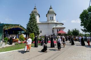 (Foto) Sărbătoarea Sfintei Mari Mucenițe Chiriachi la Catedrala Episcopală din Huși – 7 iulie 2020