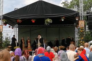 Binecuvântare arhierească în Parohia Vânători - Gorbăneşti
