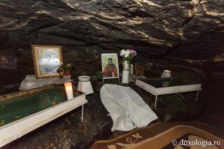 (Foto) Pași de pelerin la Peştera Sfintei Teodora de la Sihla