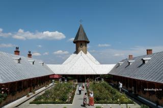 Mănăstirea – un posibil loc pentru mântuire
