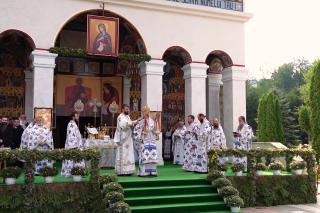 (Video) Sfânta Teodora de la Sihla serbată la Mănăstirea Sihăstria