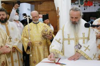 (Video) Părintele Mitropolit Teofan a resfințit Biserica Parohiei Pocreaca